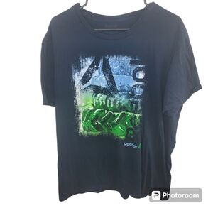 Reebok Navy blue t-shirt with tires on the front size XL